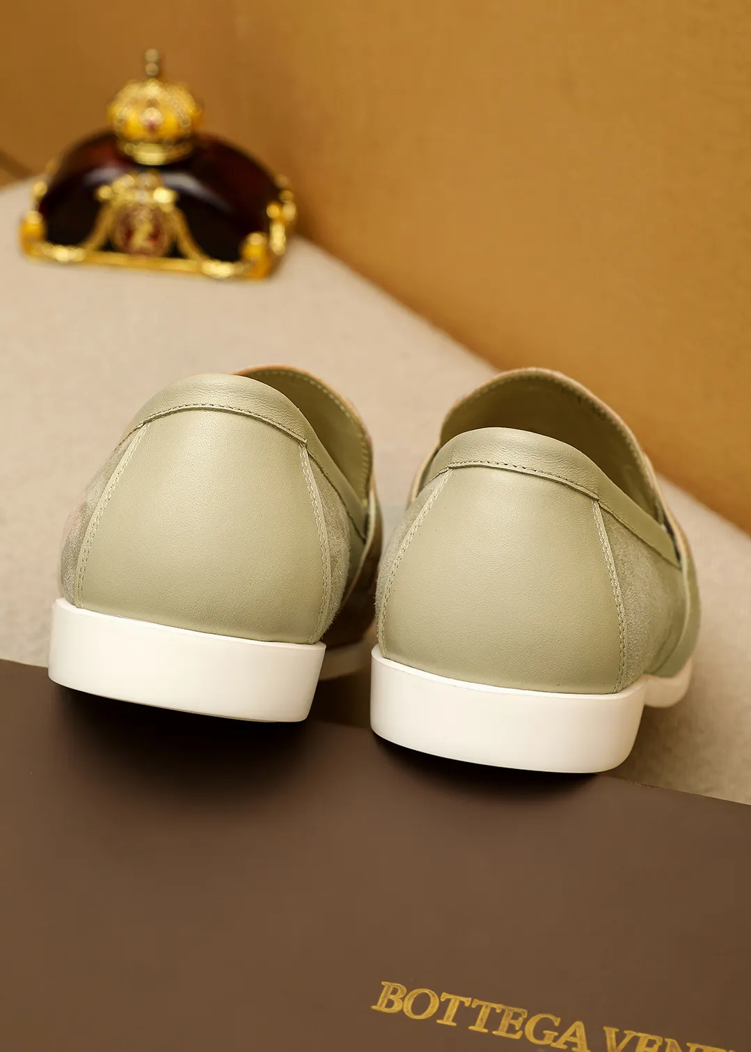 Men's men's shoes 💰580 💐Bottega Venetta [BV] Hong Kong - counter synchronization 🔥Summer new models are popular on the official website! Original 1⃣:1⃣ production✊💯💯, top-quality original product, exclusive first release, carefully crafted, full of European flavor, gentleman style, upper material, imported top layer frosted cowhide, cowhide leather lining, imported original outsole, comfortable and wear-resistant. 4 colors available! Code number: 39-44 (38.45.46🉑️customized)